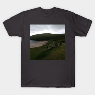 The old Irish beach (irish beach, ireland, irish, dublin, sea, beach, ocean, funny, beach day) T-Shirt